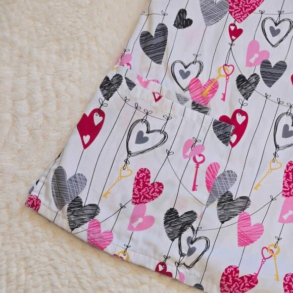 Valentines Day Scrub Top womens size L Large pink black Hearts Key - Picture 3 of 4
